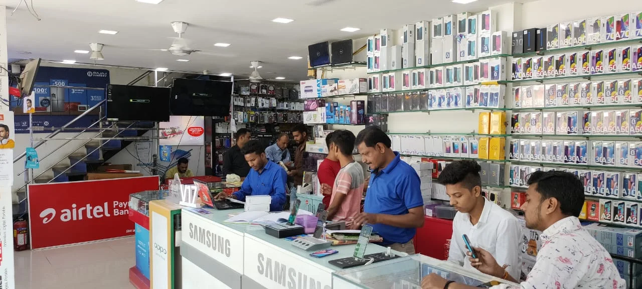 Shivshakti Enterprises Smart Phones & Mobiles Shop background image